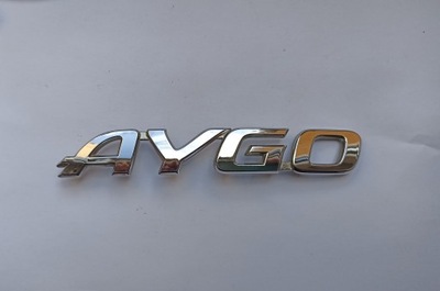 INSCRIPCIÓN EMBLEMA TOYOTA AYGO 05-14R  