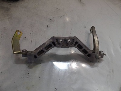 Yaris ii 1,3 основа кронштейн дросель фото №1