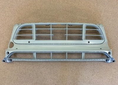 Решётка радиатора средний бампера передний macan gts 95b807683ap фото №1