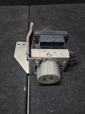 Насос abs tesla model x 103779700d 0.0l electric 2017 фото №1