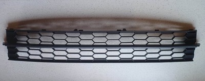 Решітка середня бампера skoda rapid 5ja853677 фото №1
