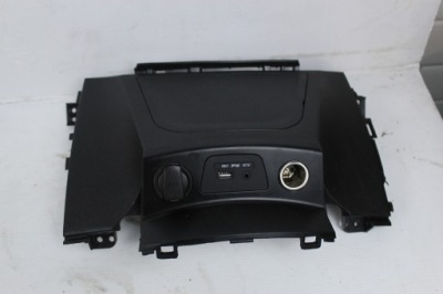 Hyundai i30 2 11-17 рестайлинг  разъём прикуривателя usb накладка фото №1