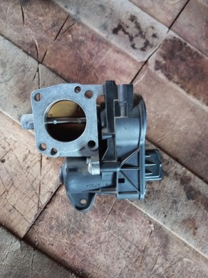 Peugeot 2008 1.2b дроссельная заслонка фото №1