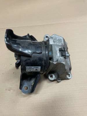 Kia sorento iii подушка кронштейн кронштейн двигателя фото №1