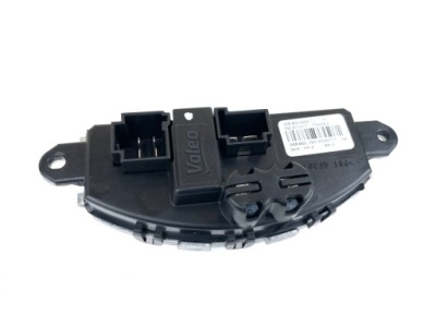 Регулятор вентилятор 5q0907521c audi a3 s3 rs3 8v фото №1