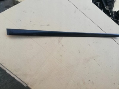 Bmw e39 lift молдинг двері ліва перед 7004023 фото №1