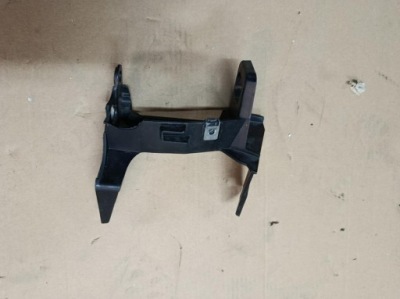 Кронштейн направляющая лампы бампера перед правый renault captur ii 19- оригинальный номер фото №1