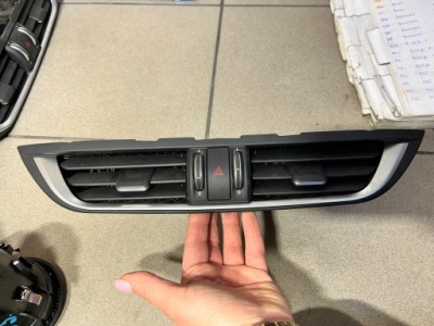 60 alfa romeo stelvio решётка обдув средняя 1561257890 фото №1