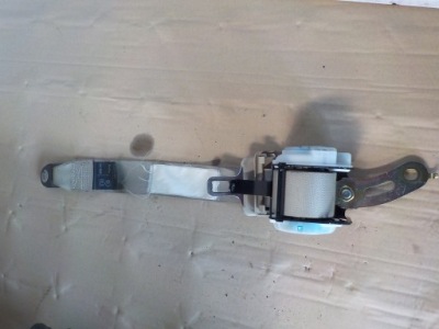 Toyota avensis 2.2 d-cat pas правий задня фото №1