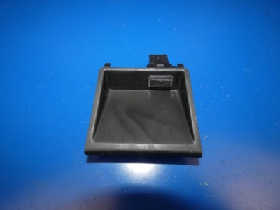 Volvo v40 2 разъём port соединитель usb фото №1