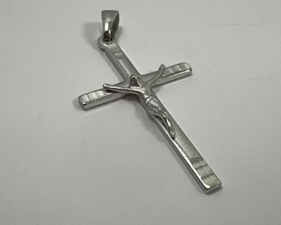 SREBRNY KRZYŻYK 2,25G 925