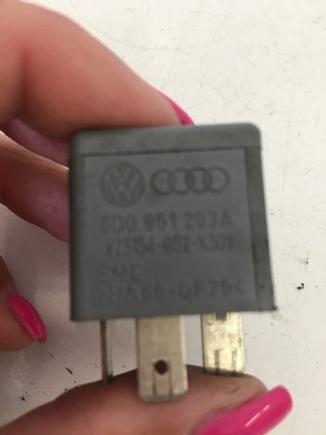 Реле volkswagen оригінальний номер 8d0951253a фото №1