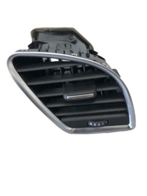 Решітка обдув права audi a5 8t1820902c фото №1