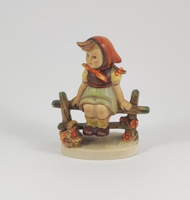 Figurka Porcelanowa - DZIEWCZYNKA - GOEBEL HUMMEL