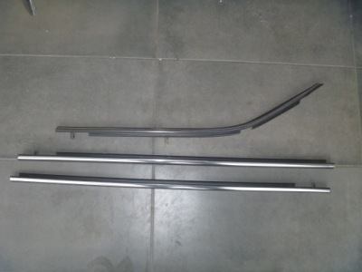 Toyota c-hr молдинг уплотнитель хром дверь передних правых lub левых фото №1