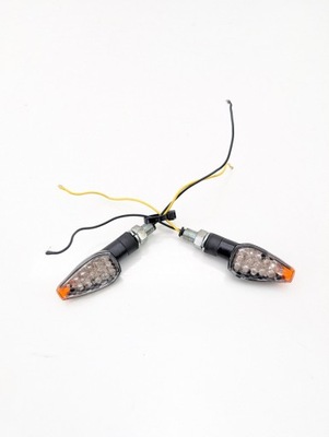 KIERUNKOWSKAZ LED 2 SZTUKI UNIWERSALNE