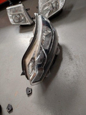 Лампа левый перед toyota proace ii eu фото №1