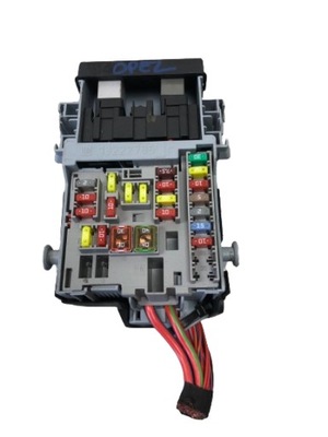Коробка запобіжників opel 13222786 фото №1