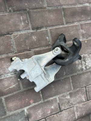 Кронштейн подушка двигуна honda accord viii 2.0 16v i-vtec r20a3 фото №1