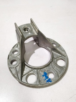 Mercedes 166 w166 распорка кронштейн чашка a1666201601 фото №1