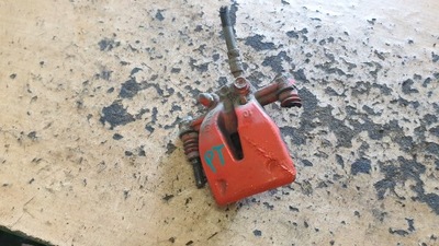 Toyota avensis t25 2.2 d-cat супорт правий задня фото №1