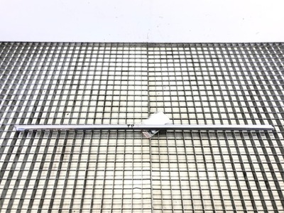 Молдинг уплотнитель перед правая хром mercedes c219 cls 04-11 фото №1