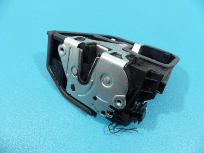 Замок задний  левый 5 pin bmw 1 e87 lift фото №1