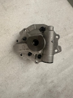 Насос оливи vw touareg 03h115105h... фото №1