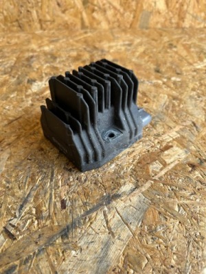 Regulator napięcia, moduł, sterownik Yamaha R1 RN12, 2004, 04-06