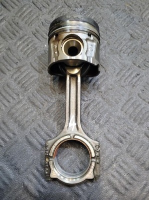 Поршень + шатун 4 ssangyong tivoli xlv 1.6 d e-xdi фото №1