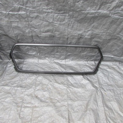 Рамка решетка toyota hilux 53121-yp080 фото №1