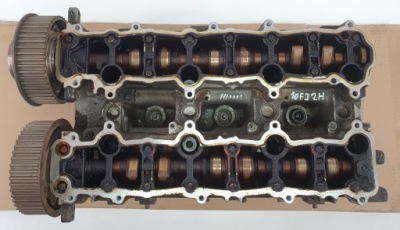 Головка двигателя citroen c5 3.0 10fj2h 9631076610 фото №1