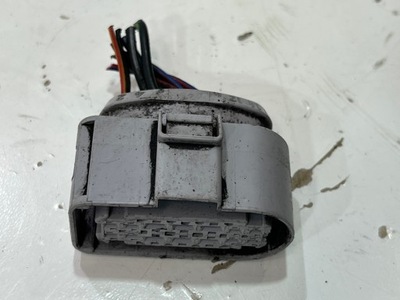 Штекер vw golf vii 5q0973737 фото №1