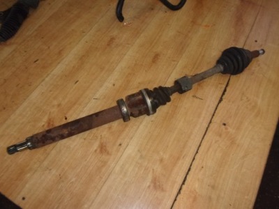 Ford fiesta mk7 приводной вал правая длинная 1.6 tdci фото №1