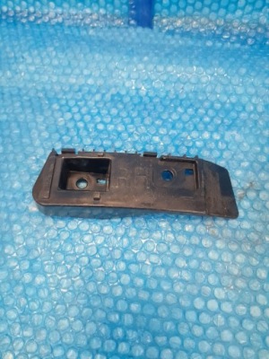 Напрямна бампера правий задня tesla model 3 фото №1