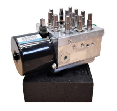 Lancia оригінальний номер насос abs+korektor thesis 71718746 фото №1