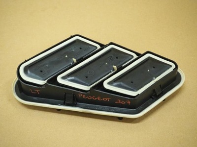 Решітка вентиляції лівий задня peugeot 207 sw фото №1