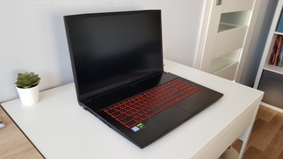 Laptop MSI GF75 Thin 17,3" i5 GTX1650 144Hz