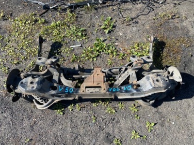 17 volvo v40 ii подвеска задние kpl. подрамник фото №1