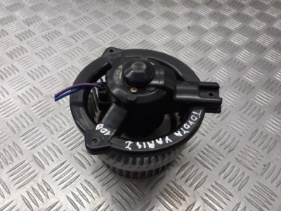 Вентилятор обдув toyota yaris i 194000-1210 фото №1