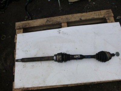 Volvo xc60 рестайлинг  приводной вал правый  2.0 автоматическая коробка передач p31437522 фото №1