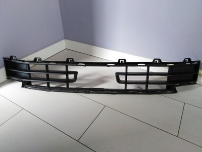 Bmw f40 решітка бампера середня фото №1