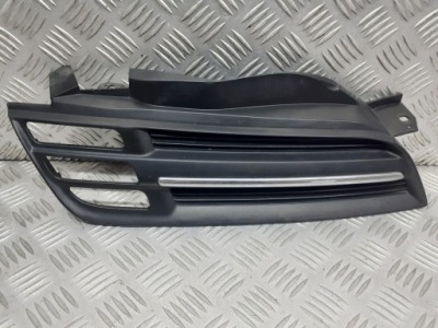 Решітка бампера правий перед nissan micra k12 фото №1
