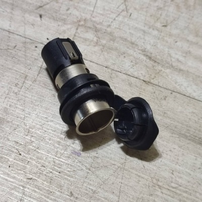 Роз'єм 12v перед suzuki vitara ly фото №1