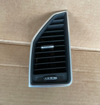 Porsche macan 95b решітка обдув 95b819202 фото №1