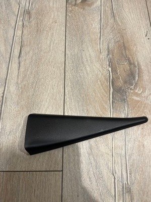 Заглушка треугольник дверь правый задняя note e11 05-13 фото №1