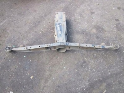 Подрамник кронштейн мост задний subaru forester 97-00rok фото №1