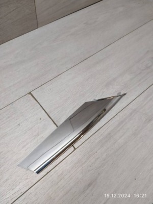 10560. tesla s молдинг хром правый перед 1056381-00-c фото №1