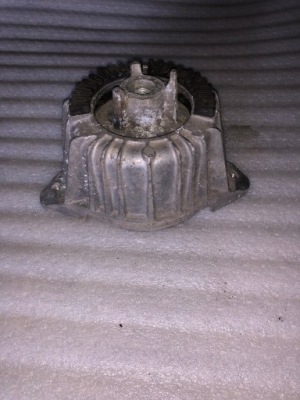 Mercedes подушка двигуна a2042405017 фото №1