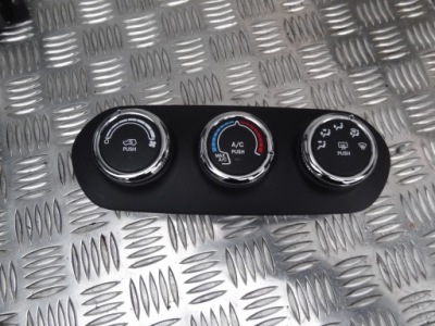 Jeep renegade 2014 панель керування кондиціонер europa 07356123330 org фото №1